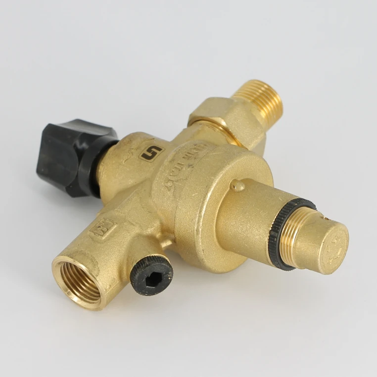 Клапан подпиточный UNI-FITT НВ 1/2" с редукционным соединением (290G2140)